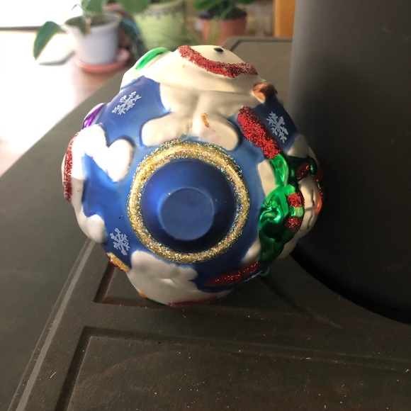 Blown Glass, Hand-Decorated 2000 Snowmen Ornament - Picture 7 of 9
